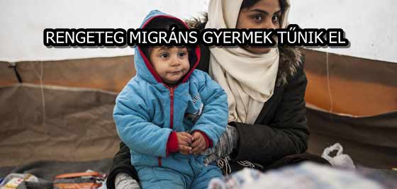 RENGETEG MIGRÁNS GYERMEK TŰNIK EL